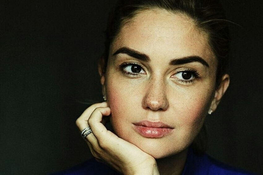 Денис Кукояка признался, что Агата Муцениеце научила его целоваться на съемках