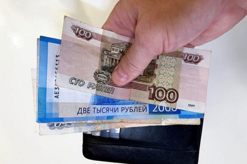 Россиянам раскрыли, как майские праздники отразятся на зарплате