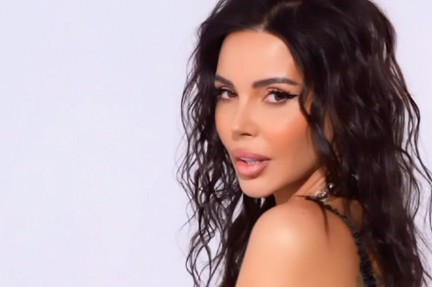 Блогер Оксана Самойлова разместила фото без бюстгальтера