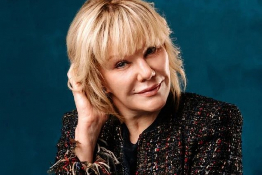 Стала известна личность молодого избранника 61-летней Александры Захаровой