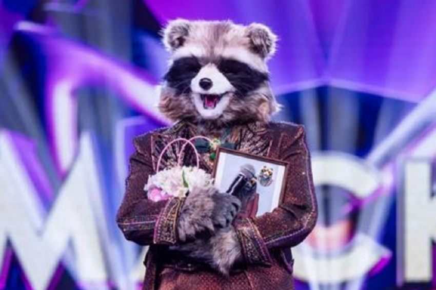 Жюри сняло маску с победителя шоу «Маска-5» на канале НТВ Енота