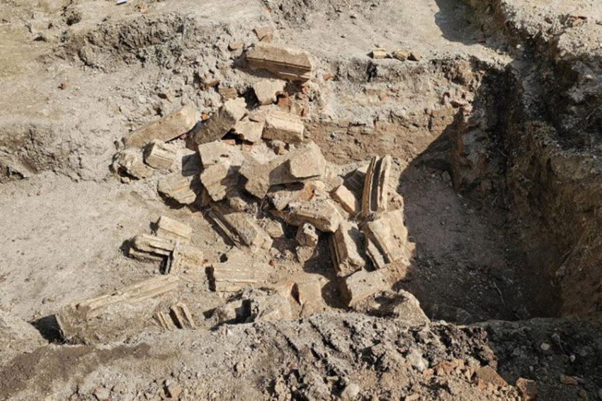 Затерянная церковь XIV века обнаружена под теннисным кортом в Венгрии