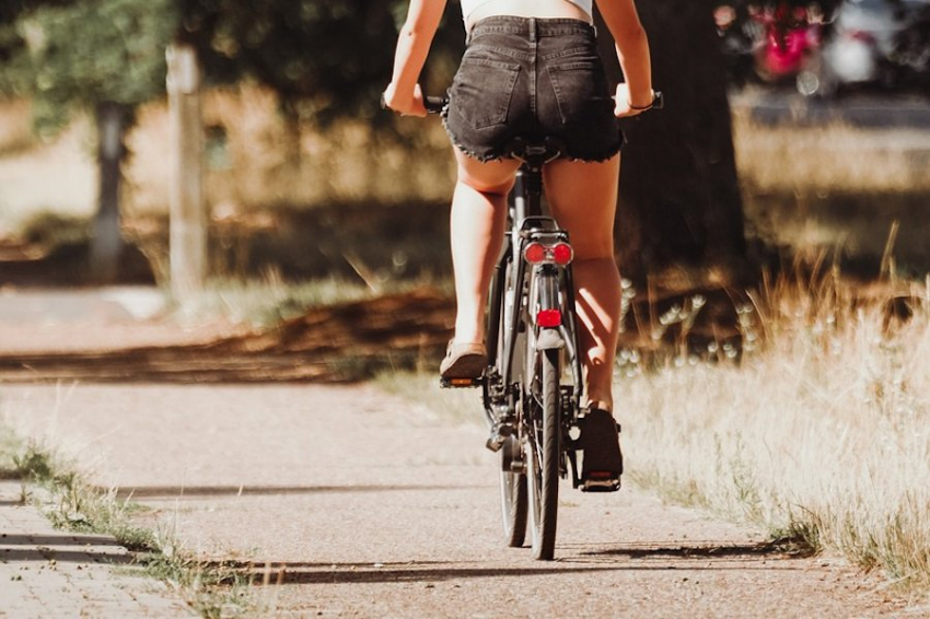 Езда на велосипеде снижает риска развития болей в коленях и остеоартрита