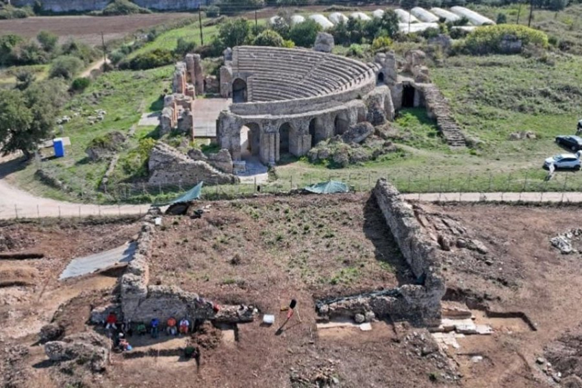 Храм императоров обнаружен на римской агоре в Никополе