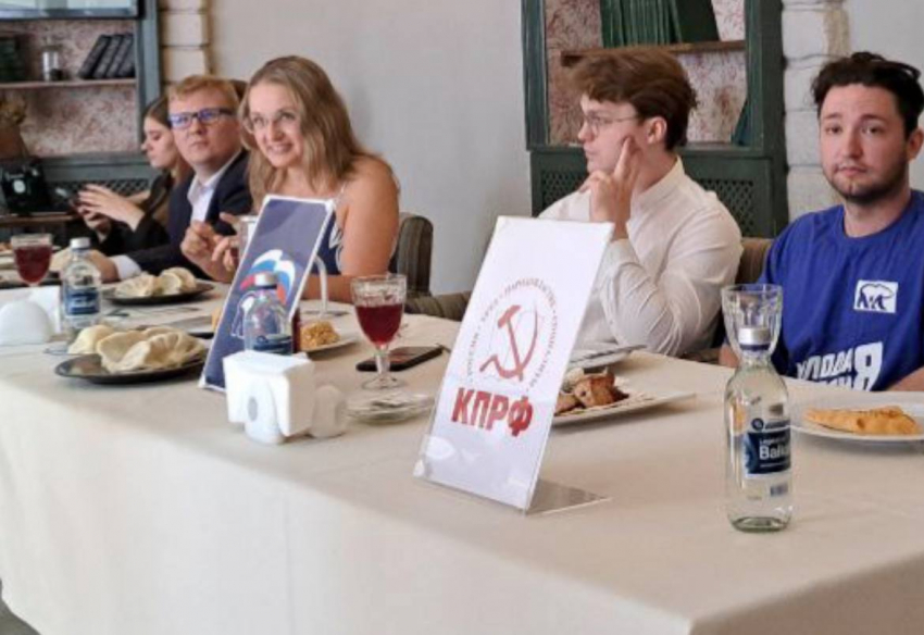 Егор Коськов из ЛДПР провел «хинкальные дебаты»