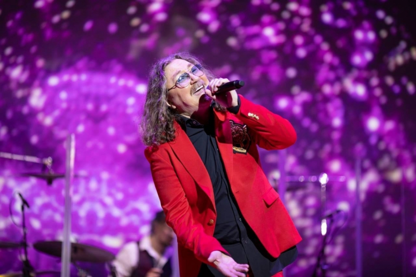 Под эту песню в 90-е многие впервые целовались: воспоминания с дискотек