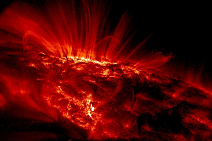 Специалисты зафиксировали на Солнце мощную вспышку класса М