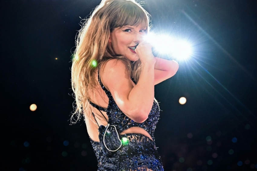 «Она — рептилоид!»:на концерте Тейлор Свифт случился зловещий инцидент: конспирологические версии текут рекой