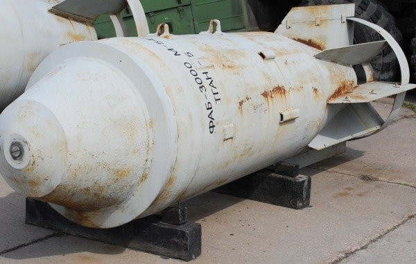 "Ростех" сообщил, что площадь взрыва ФАБ-3000 равна 11 футбольным полям