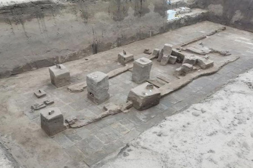 В Китае обнаружена погребальная колесница возрастом 1000 лет