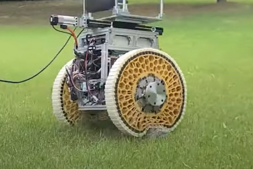 Разработаны колеса с переменной жесткостью для преодоления бездорожья