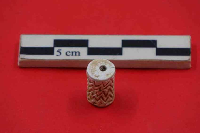 В древнем городе в Турции найдена цилиндрическая печать возрастом 4 тысячи лет