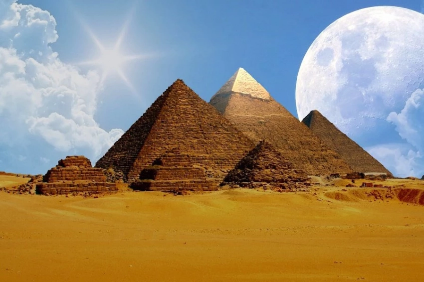 Российские археологи раскрыли новую гробницу у пирамиды Хеопса