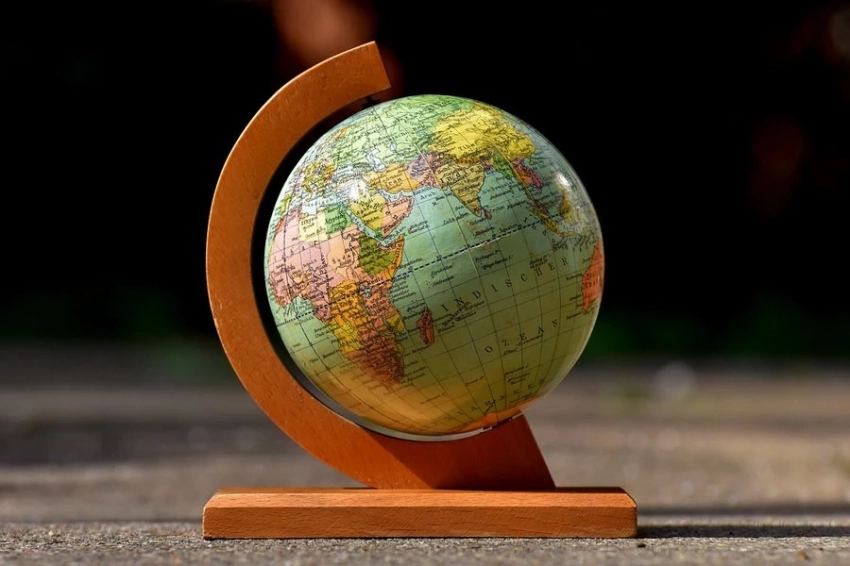 За последние два десятилетия Земля сместилась на 80 сантиметров