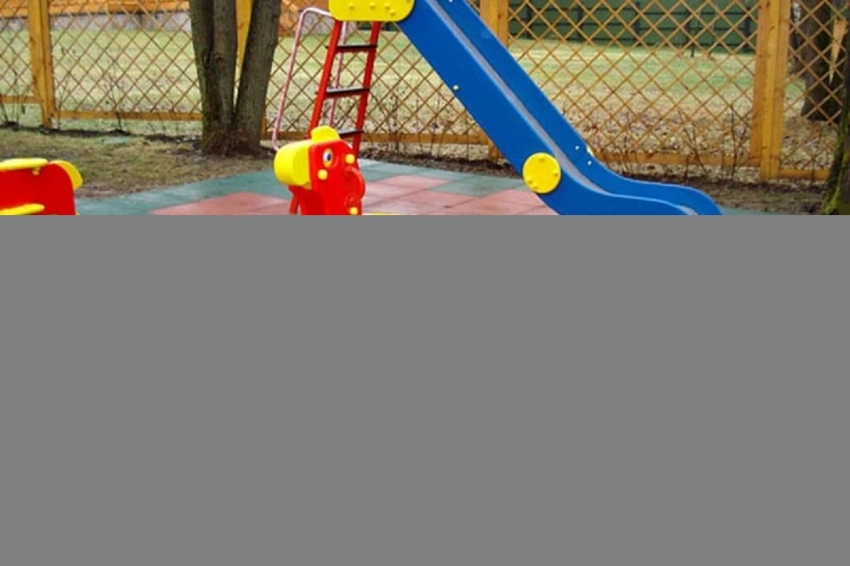 Mirror: В Великобритании у 6-летней девочки случился инсульт после активных игр на площадке