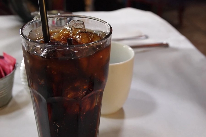 Миллионы случаев диабета и ССЗ связаны со сладкими напитками  